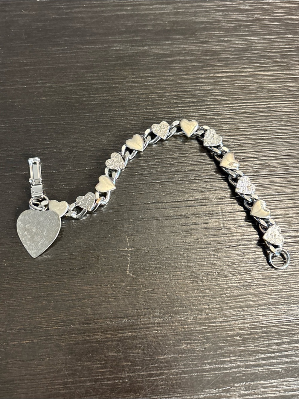 Silver Tone Link Charm Bracelet with Hearts 7.5"